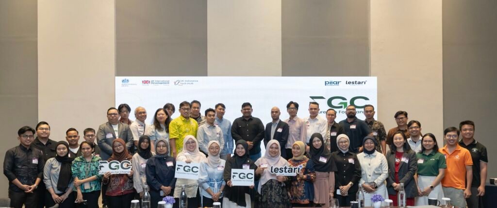 Đoàn CASFarm chụp ảnh lưu niệm cùng các đội thi tại FGC Open Day, Jakarta